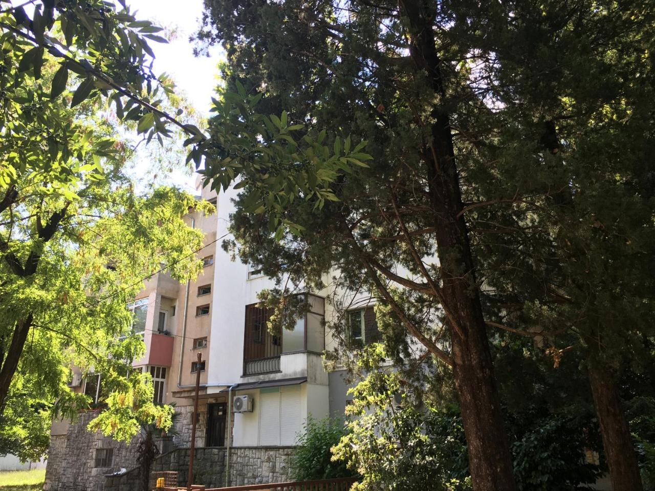 Apartments Valentina - Free Parking Mostar Buitenkant foto