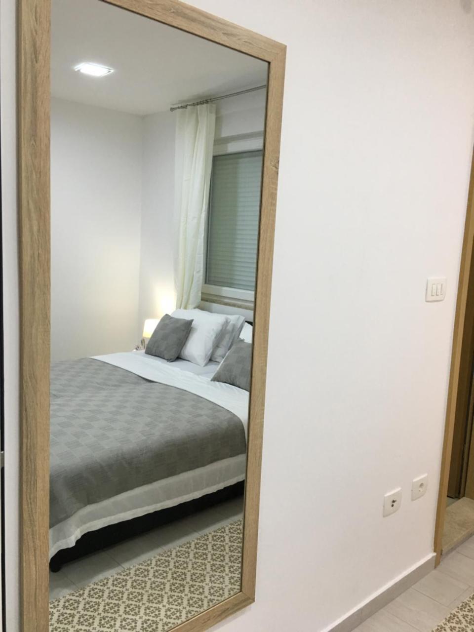 Apartments Valentina - Free Parking Mostar Buitenkant foto