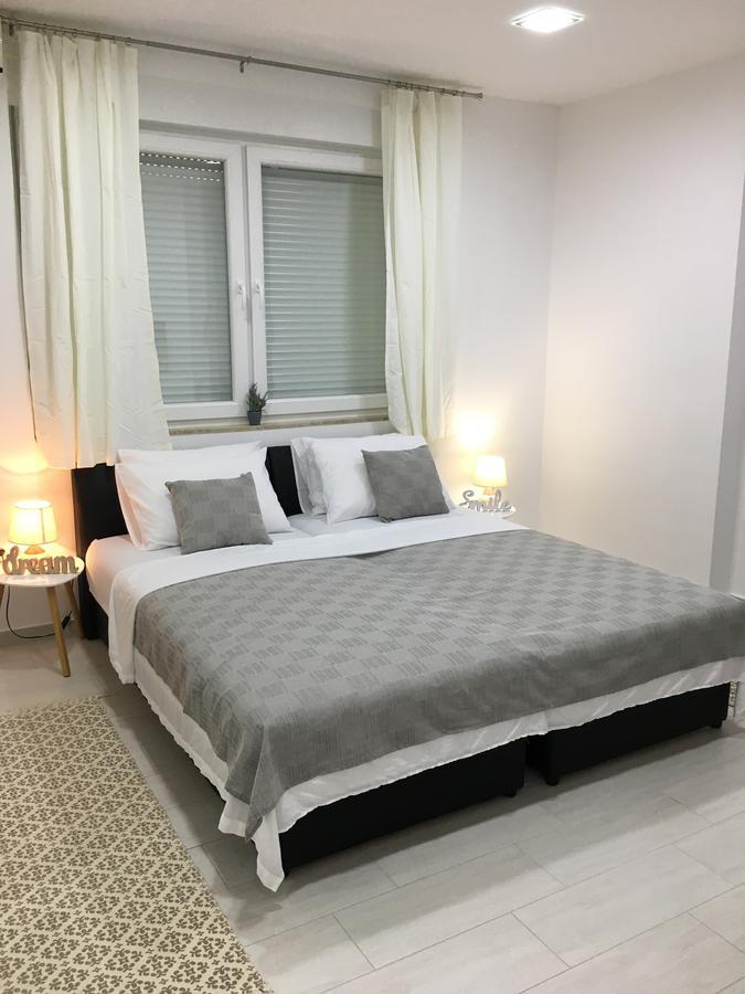 Apartments Valentina - Free Parking Mostar Buitenkant foto